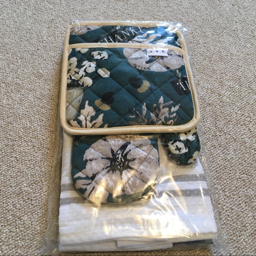 Simply Whimsical Blessing Kitchen Set - Picture 5 of 5
